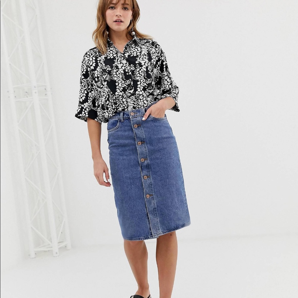 - Button down Jean skirt
